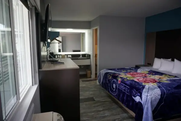 Thunderbird Motel 5