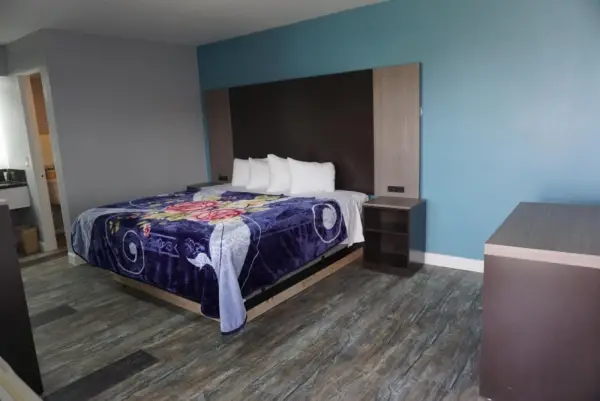 Thunderbird Motel 6